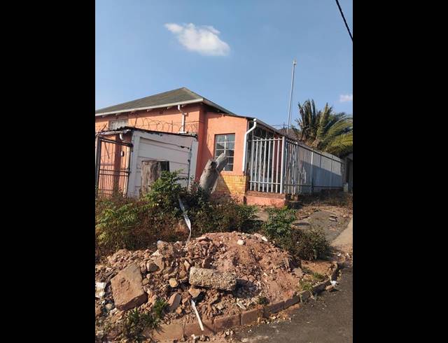 5 BEDROOM HOUSE FOR SALE IN BRIXTON